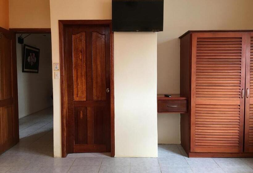 تختخواب و صبحانه Hosteria Shell