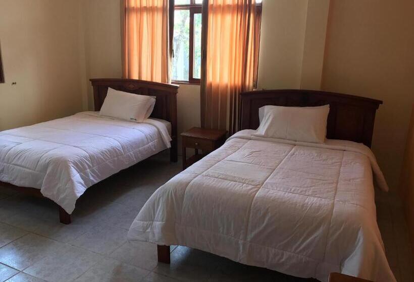 تختخواب و صبحانه Hosteria Shell