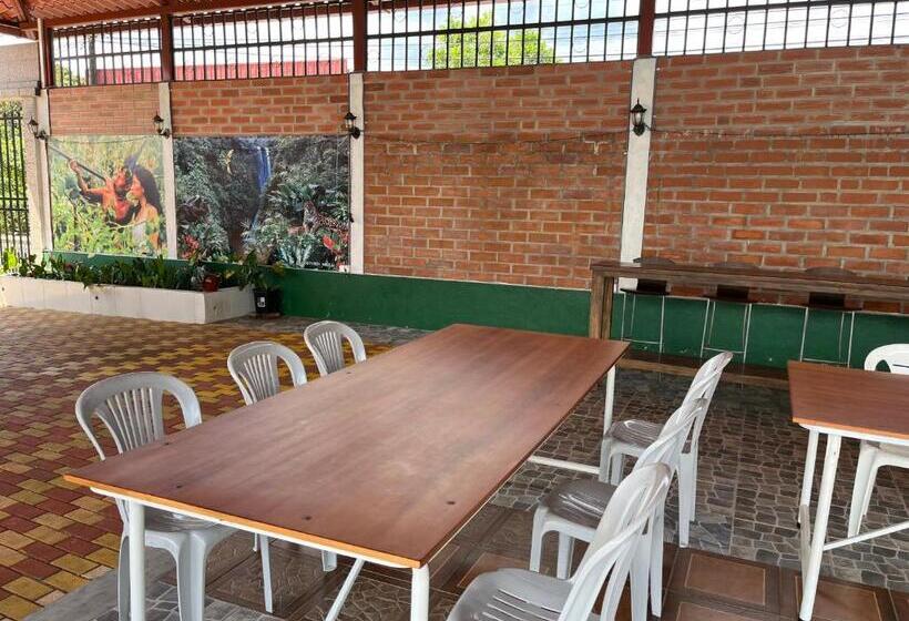 تختخواب و صبحانه Hosteria Shell