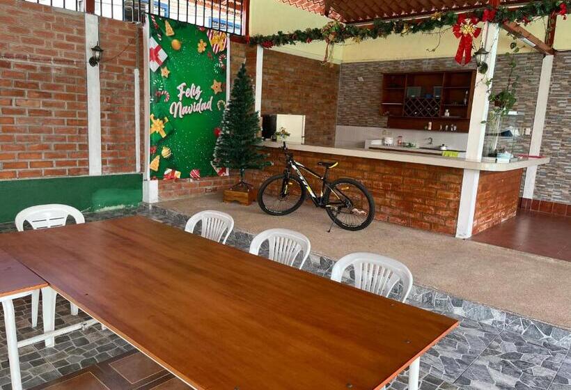 تختخواب و صبحانه Hosteria Shell