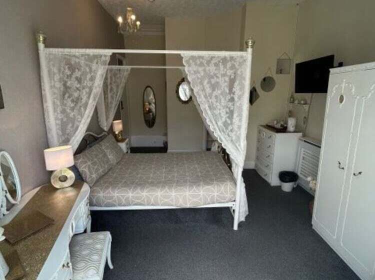 Bed and Breakfast The Little Emily   Room Only