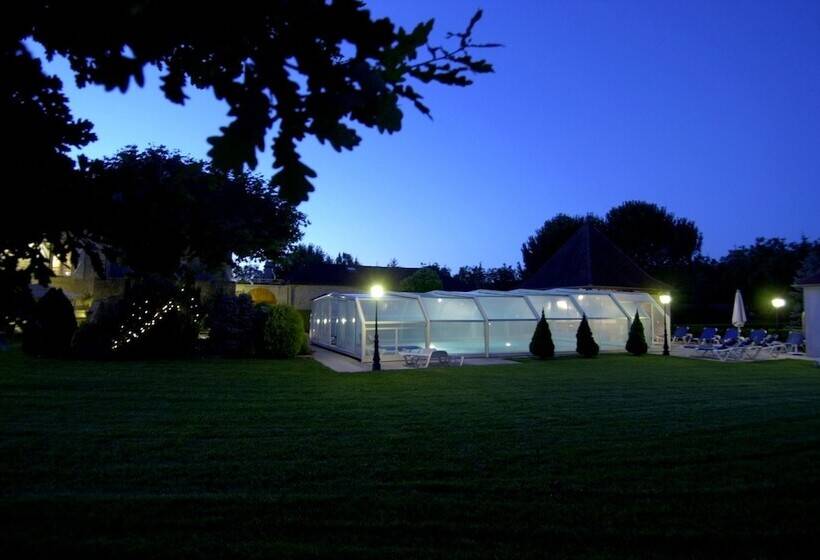 Hostellerie Clau Del Loup   Logis Hotels