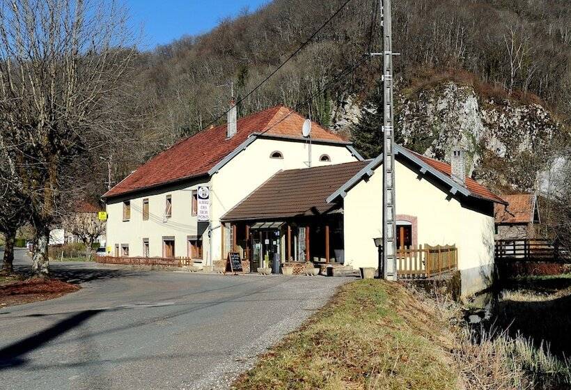 בית מלון כפרי L Auberge Des 3 Ponts