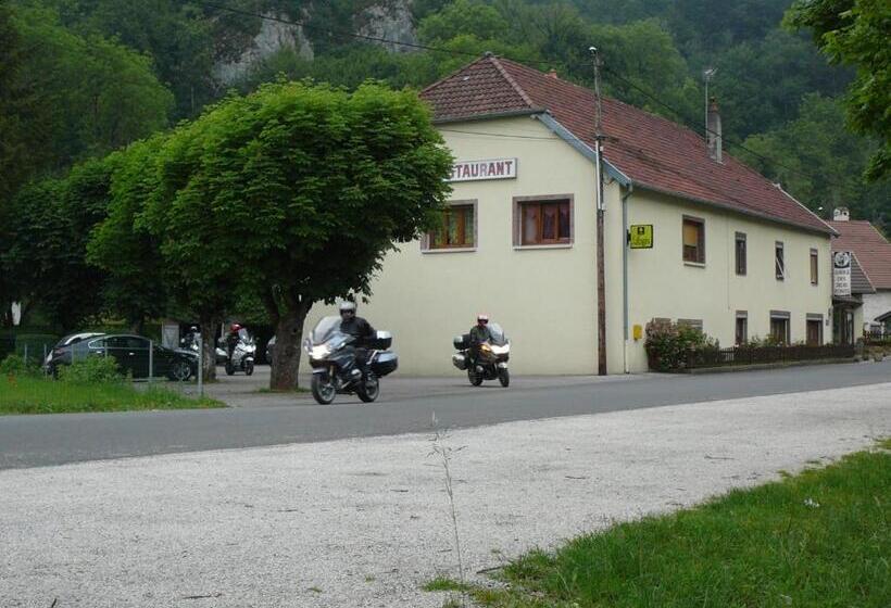 בית מלון כפרי L Auberge Des 3 Ponts