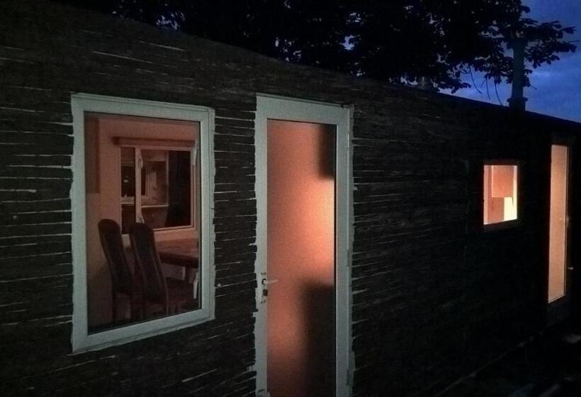 בית מלון כפרי Funny Farm