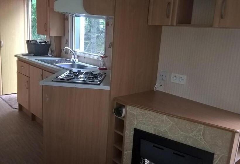 בית מלון כפרי Funny Farm