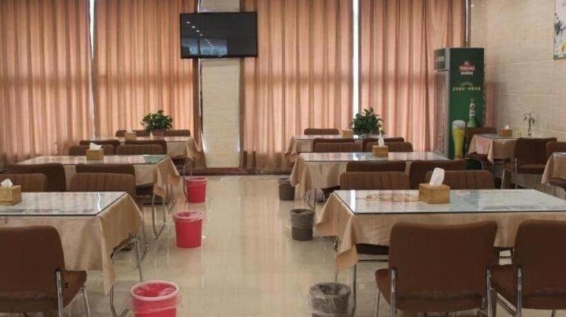 בית מלון כפרי Greentree Inn Shandong Heze Caoxian Zhuangzhai Town Oriental Times City Business