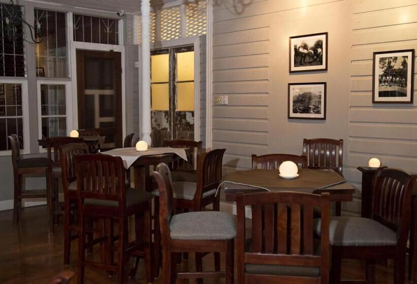 Отель Hacienda El Rodeo