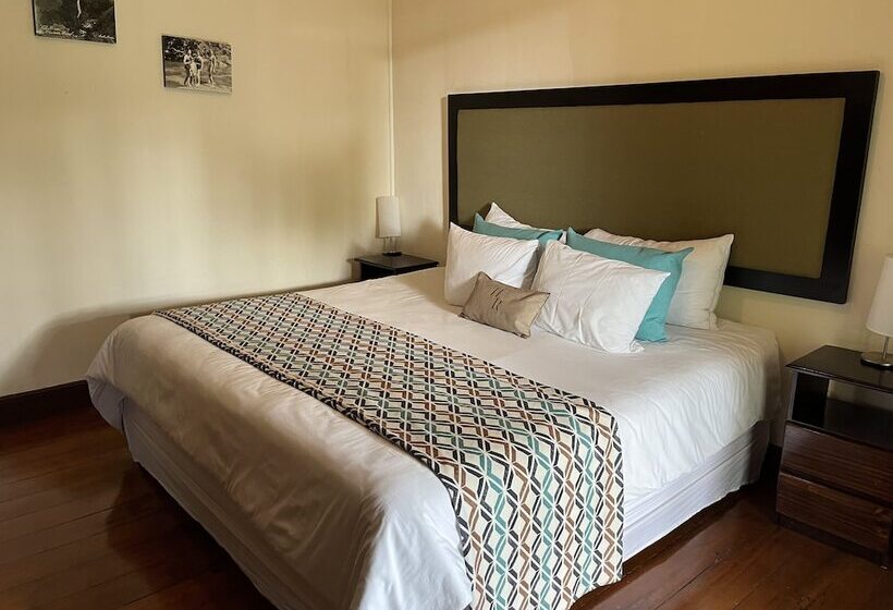 Отель Hacienda El Rodeo