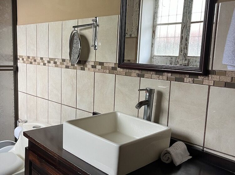 Отель Hacienda El Rodeo