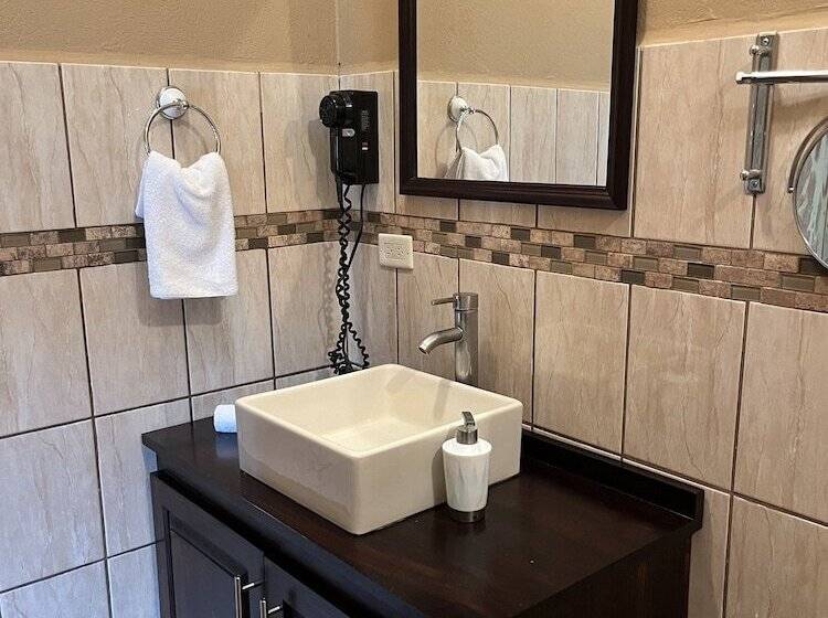 Отель Hacienda El Rodeo