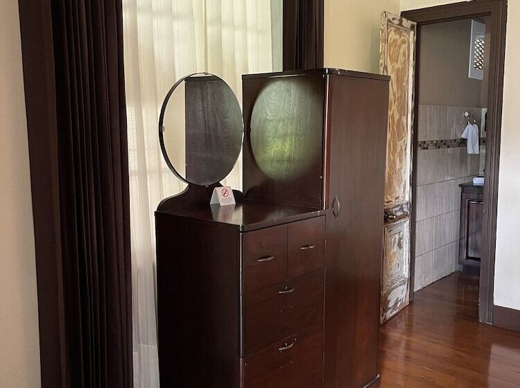 Отель Hacienda El Rodeo