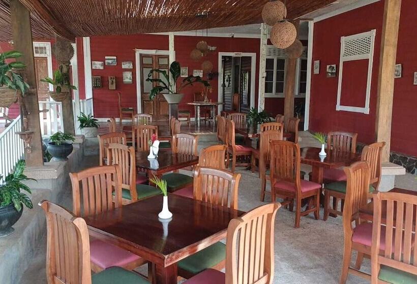 Отель Hacienda El Rodeo