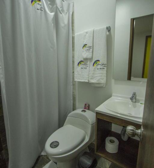 Отель Junior Plaza