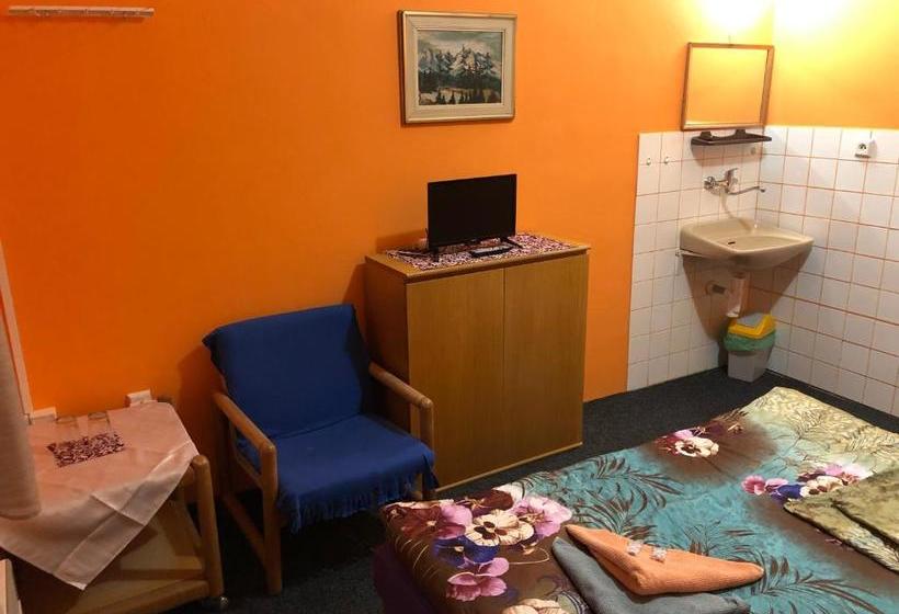 בית מלון כפרי Na Trojce