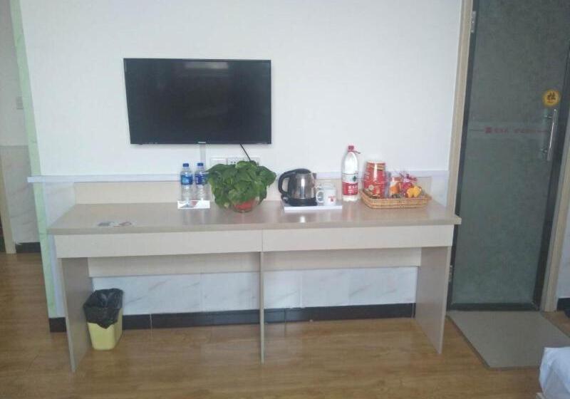 هتل Shell Taiyuan Xiaodian District Malianying Road Taiyuan Airport Station