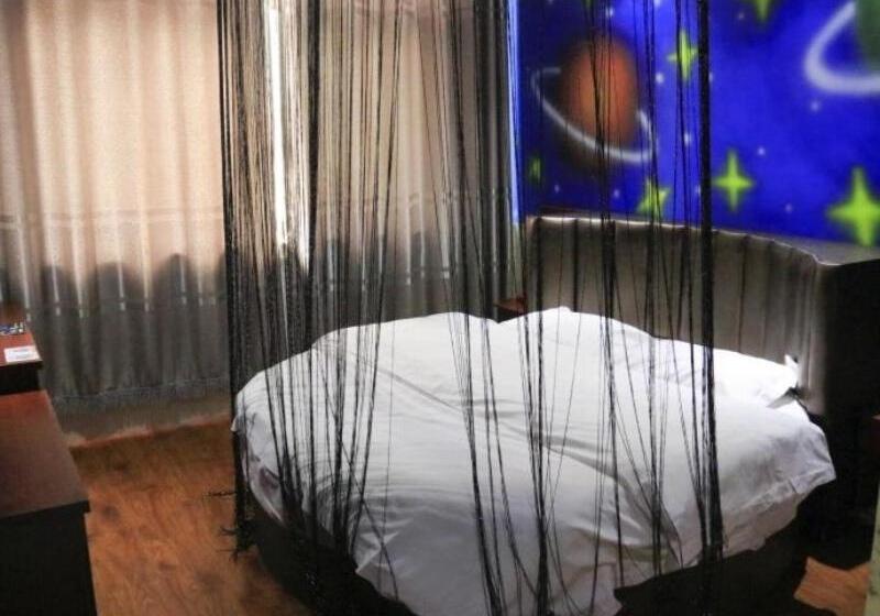 هتل Shell Taiyuan Xiaodian District Malianying Road Taiyuan Airport Station