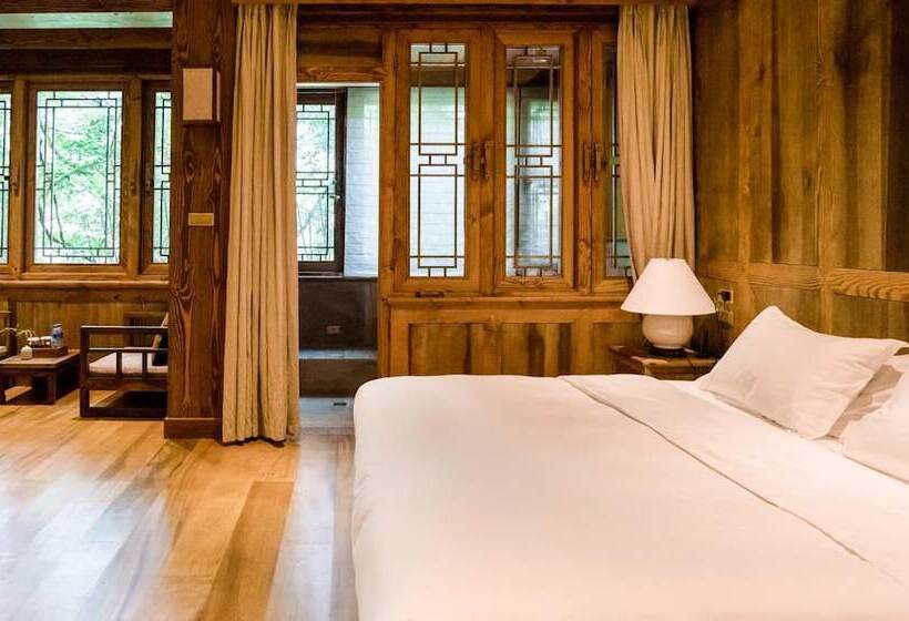 فندق Songtsam Tacheng Lodge