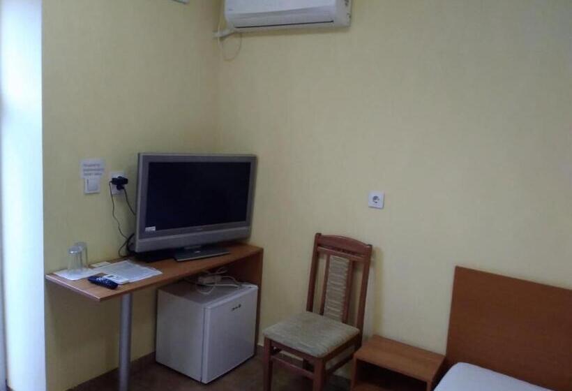 בית מלון כפרי Toni