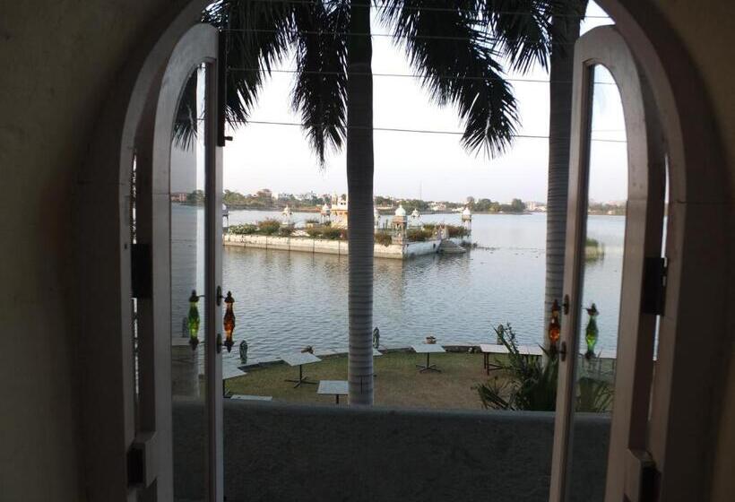 فندق Udai Bilas Palace