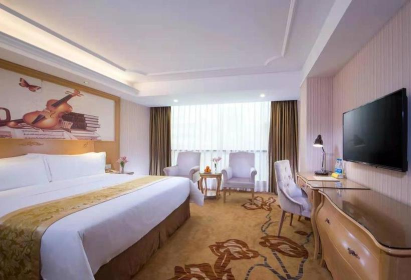 Vienna Hotel Meizhou Xingning District Plaza
