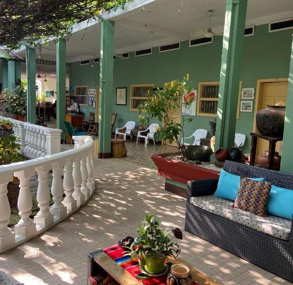 Отель Villa De Las Palmas