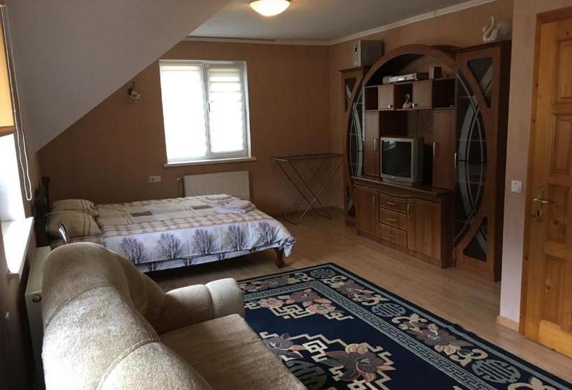 Pension (Hôtel basse catégorie) гостевой дом юран