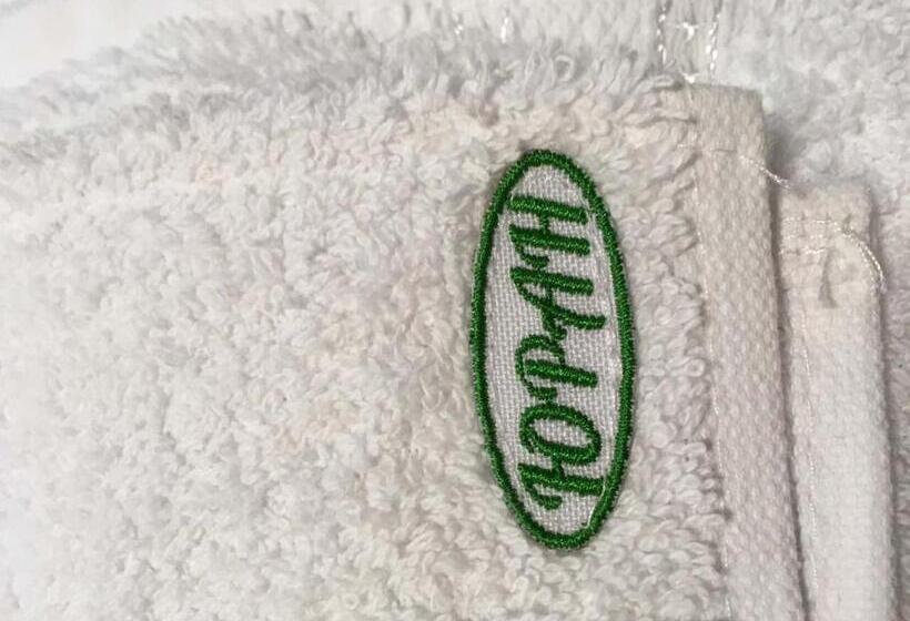 Pension (Hôtel basse catégorie) гостевой дом юран