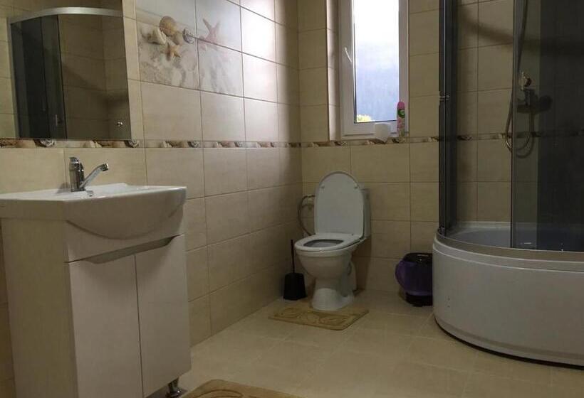 Pension (Hôtel basse catégorie) гостевой дом юран