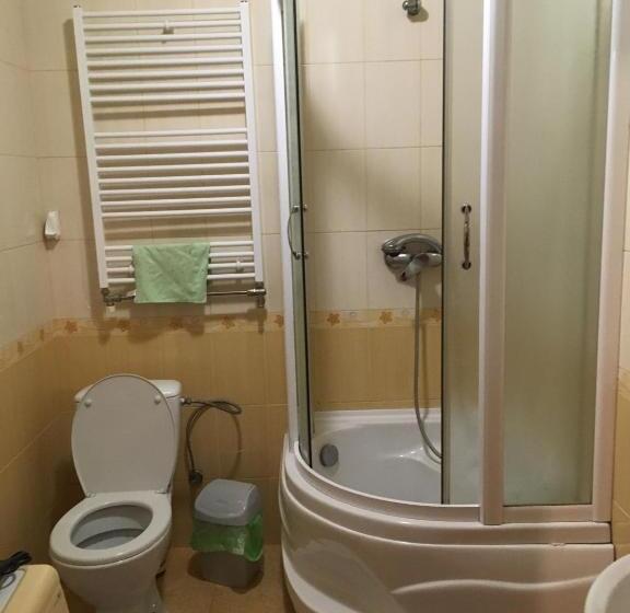 Pension (Hôtel basse catégorie) гостевой дом юран