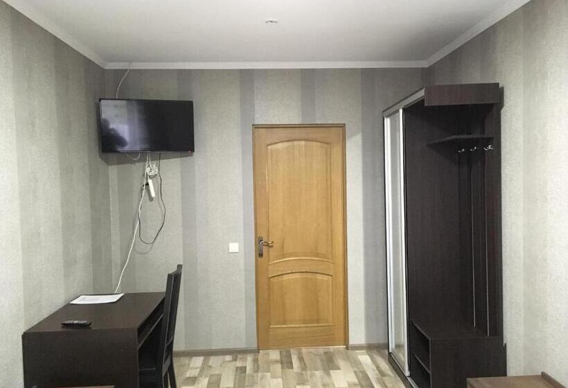 Pension (Hôtel basse catégorie) гостевой дом юран