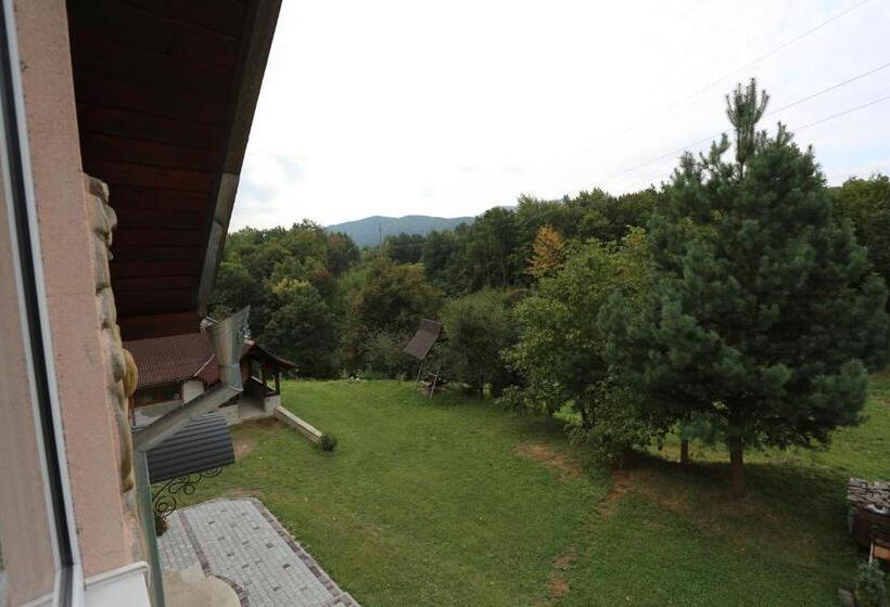 بنسيون Fazenda Kosiv