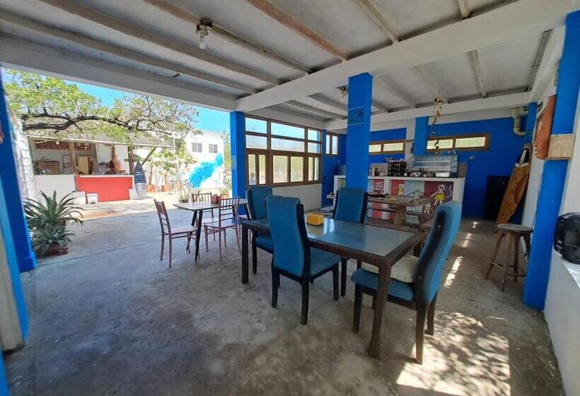 펜션 Galerazambahostal