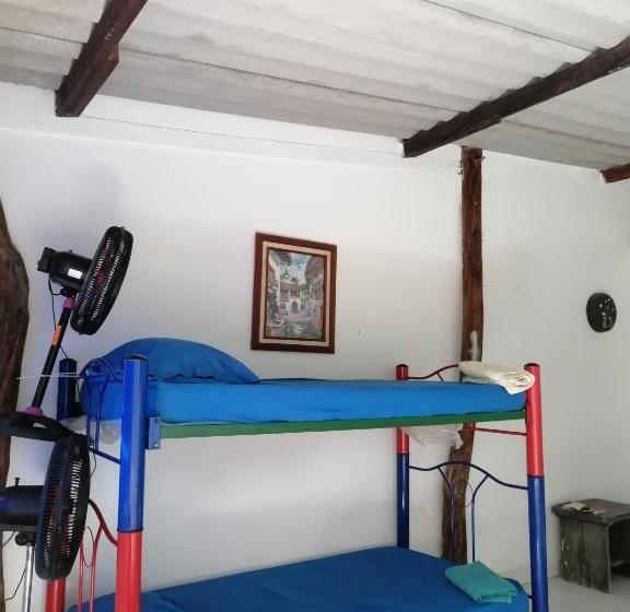 펜션 Galerazambahostal