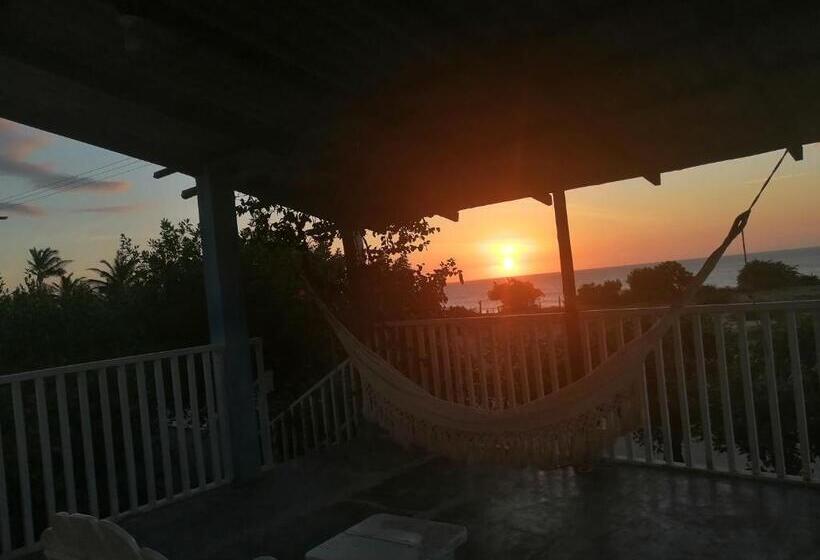 펜션 Galerazambahostal