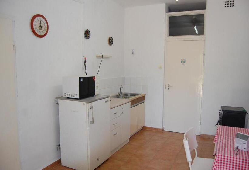 膳宿费 ágóc Vendégház