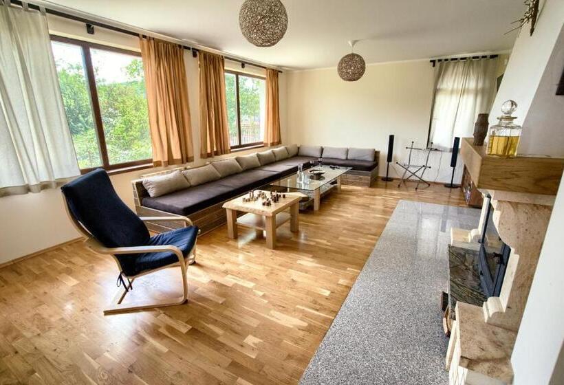 פנסיון Guest House Villa Bozhenitsa