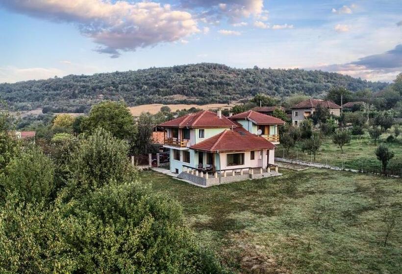 פנסיון Guest House Villa Bozhenitsa