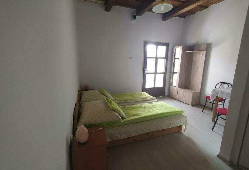 Пансион Heni Vendégháza