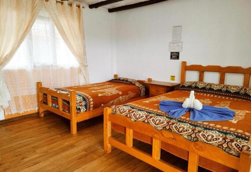 פנסיון Hostal Taita Cristobal