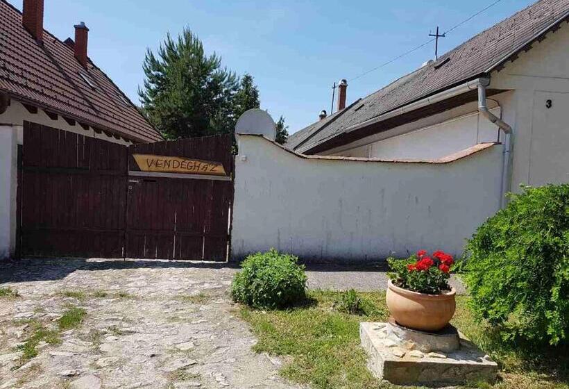 بنسيون Kúti Vendégház