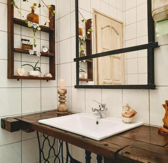 膳宿费 Locomotiv Vendégház