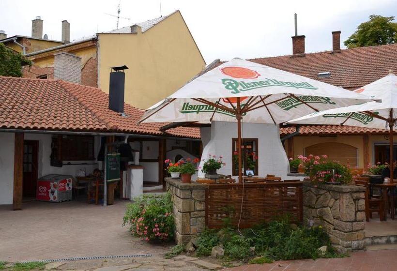 بنسيون Penzion Pod Kaštany Kvasice