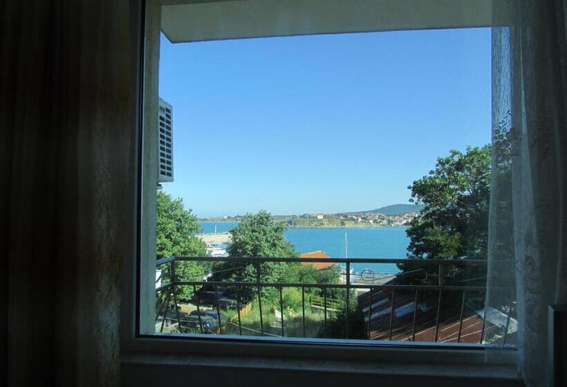 Пансион Sunhouse Rooms