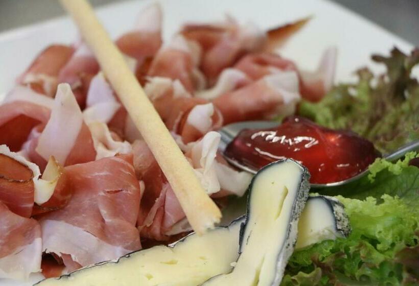 Общежитие Gustoplatzl