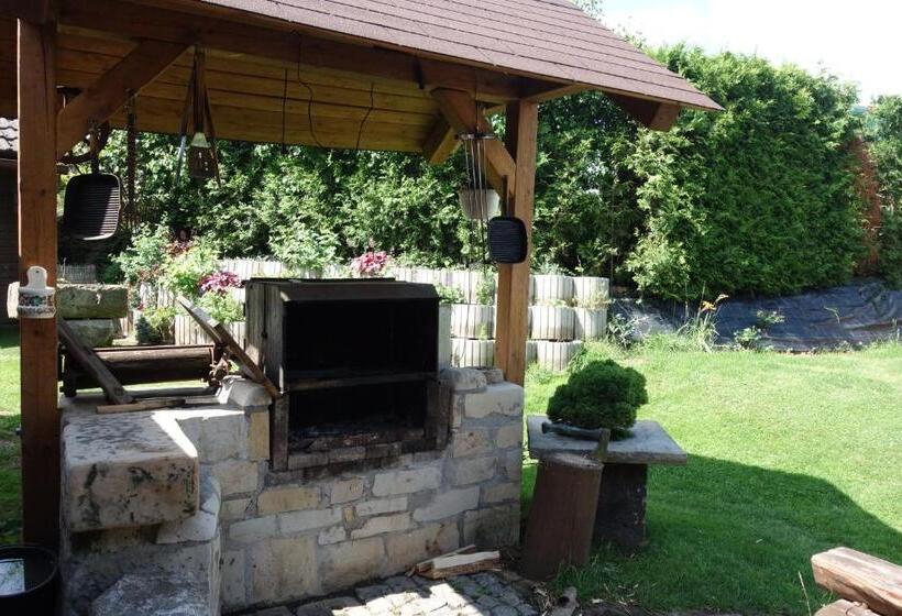 הוסטל Pod Lípou