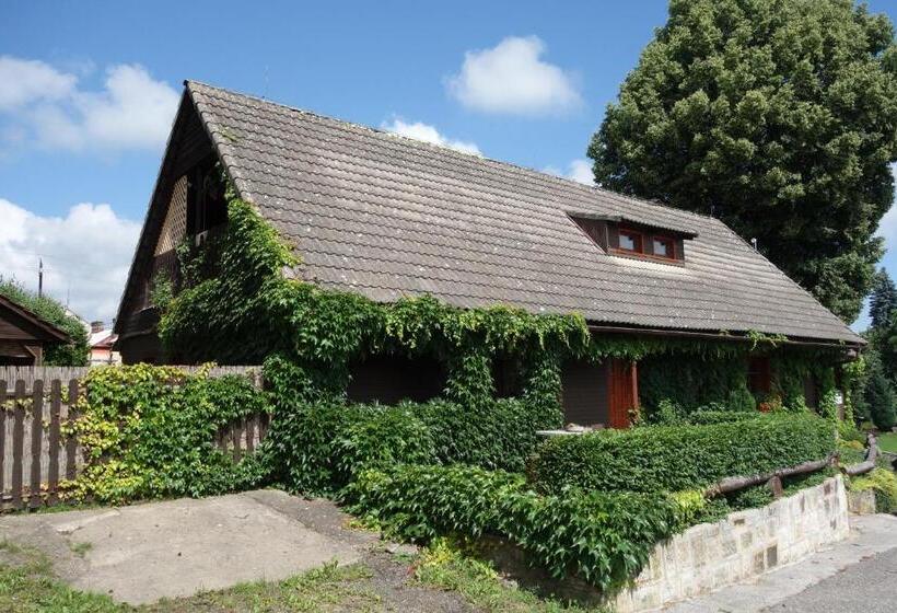 הוסטל Pod Lípou