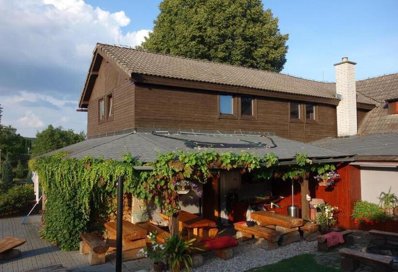 הוסטל Pod Lípou