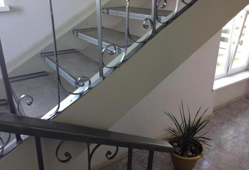 Общежитие U Fedora