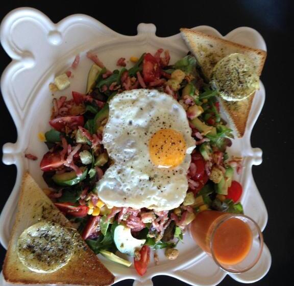 ベッドアンドブレックファースト Au Paradis Cathare